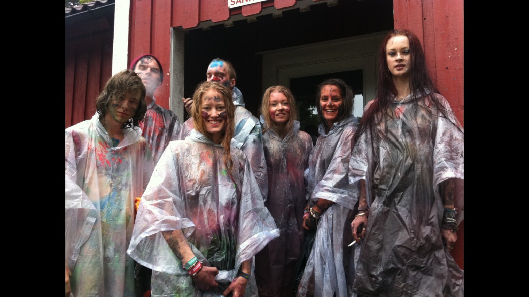 Kledde seg nakne for Robyn