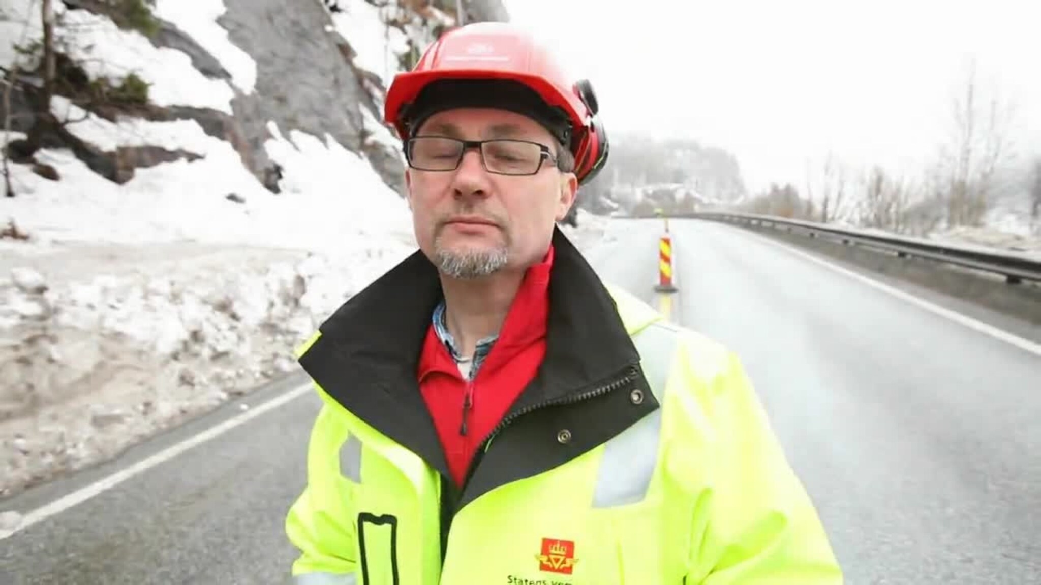 Forsøker å skyte ned isen