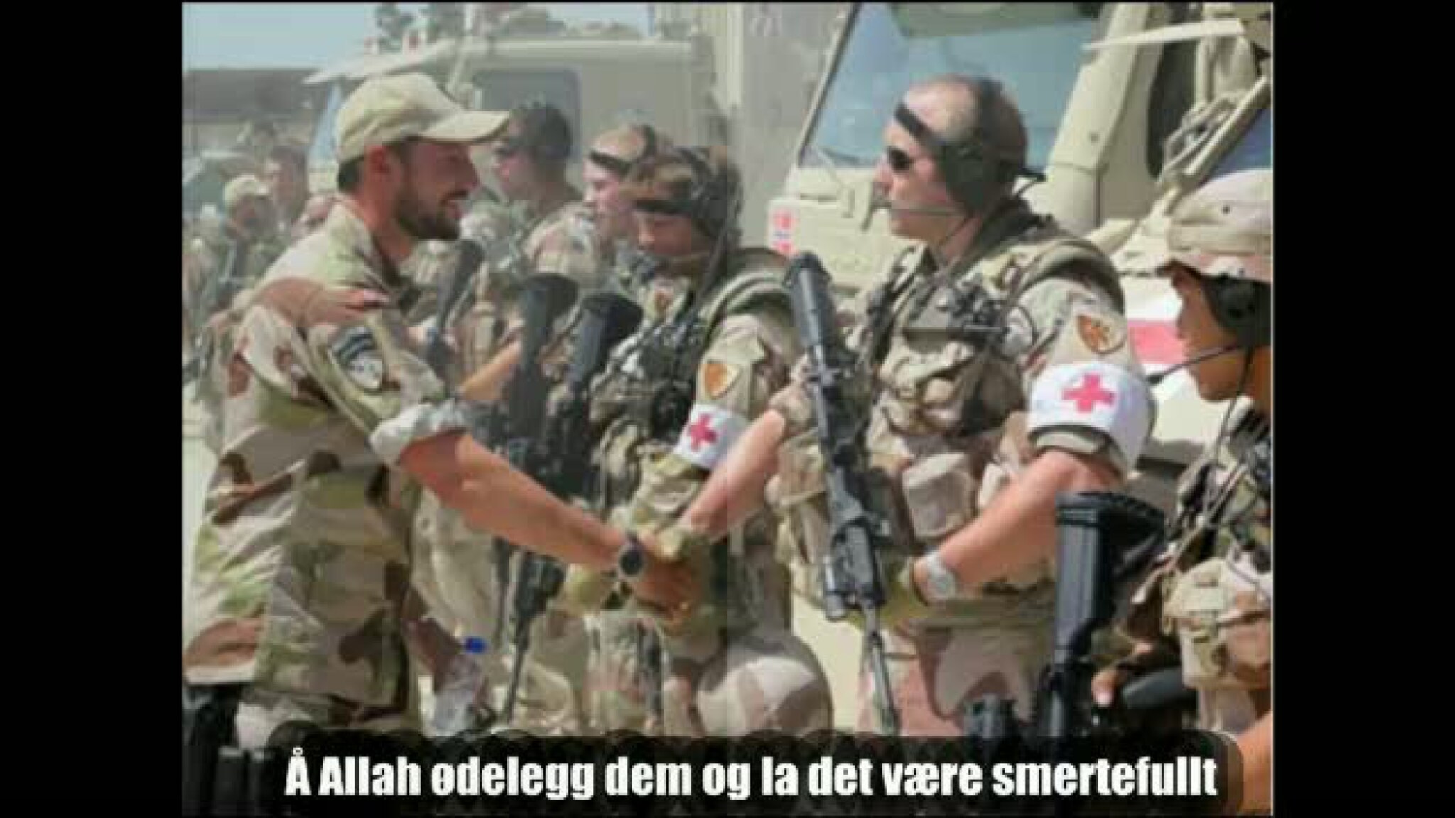 Truer kongefamilien, statsministeren og utenriksministeren i YouTube-video