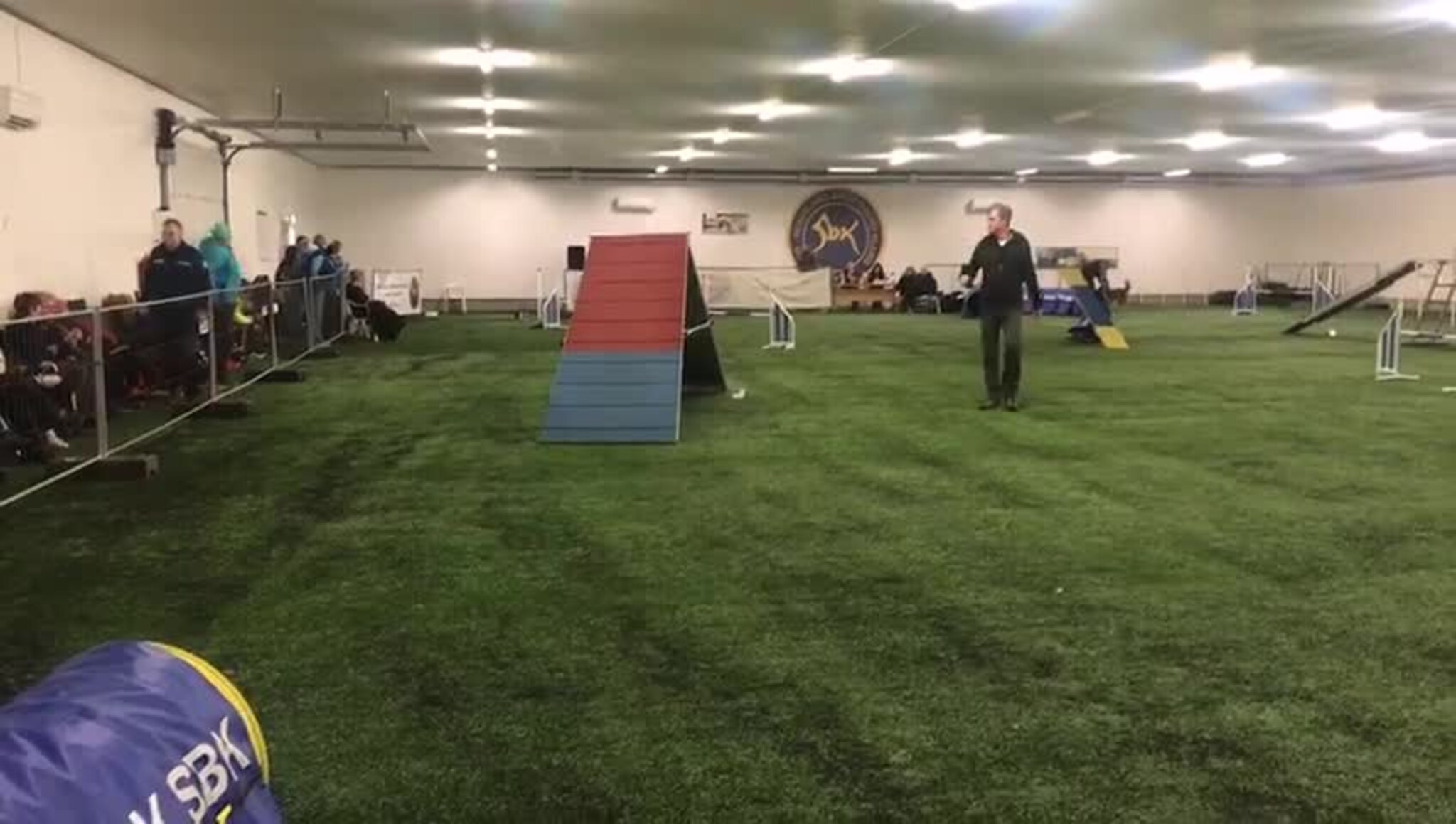 Trine Thorkildsen og hund i agility 2