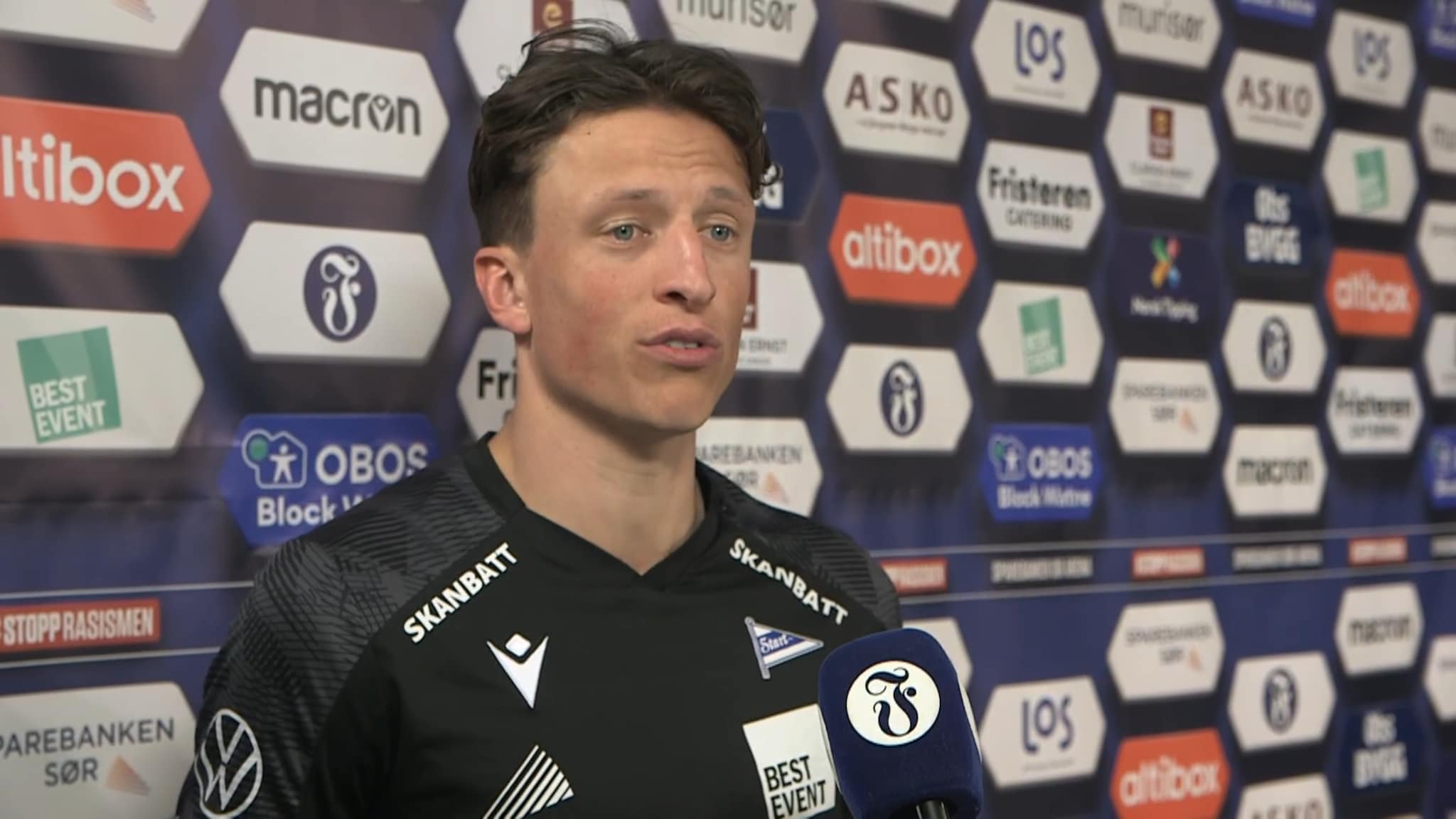 VIDEO: Her forklarer Sjøkvist det røde kortet