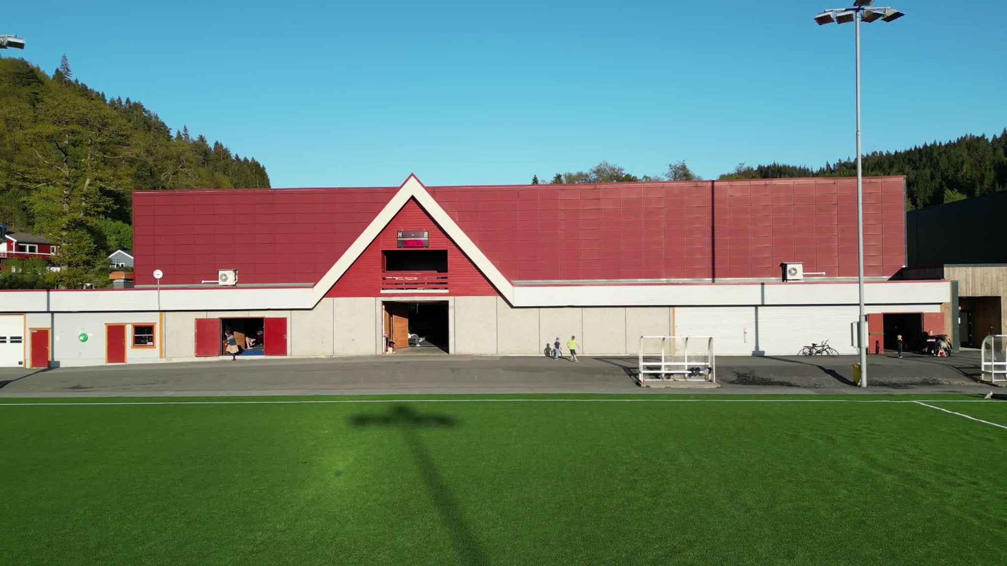 Dronevideo av Lindesneshallen