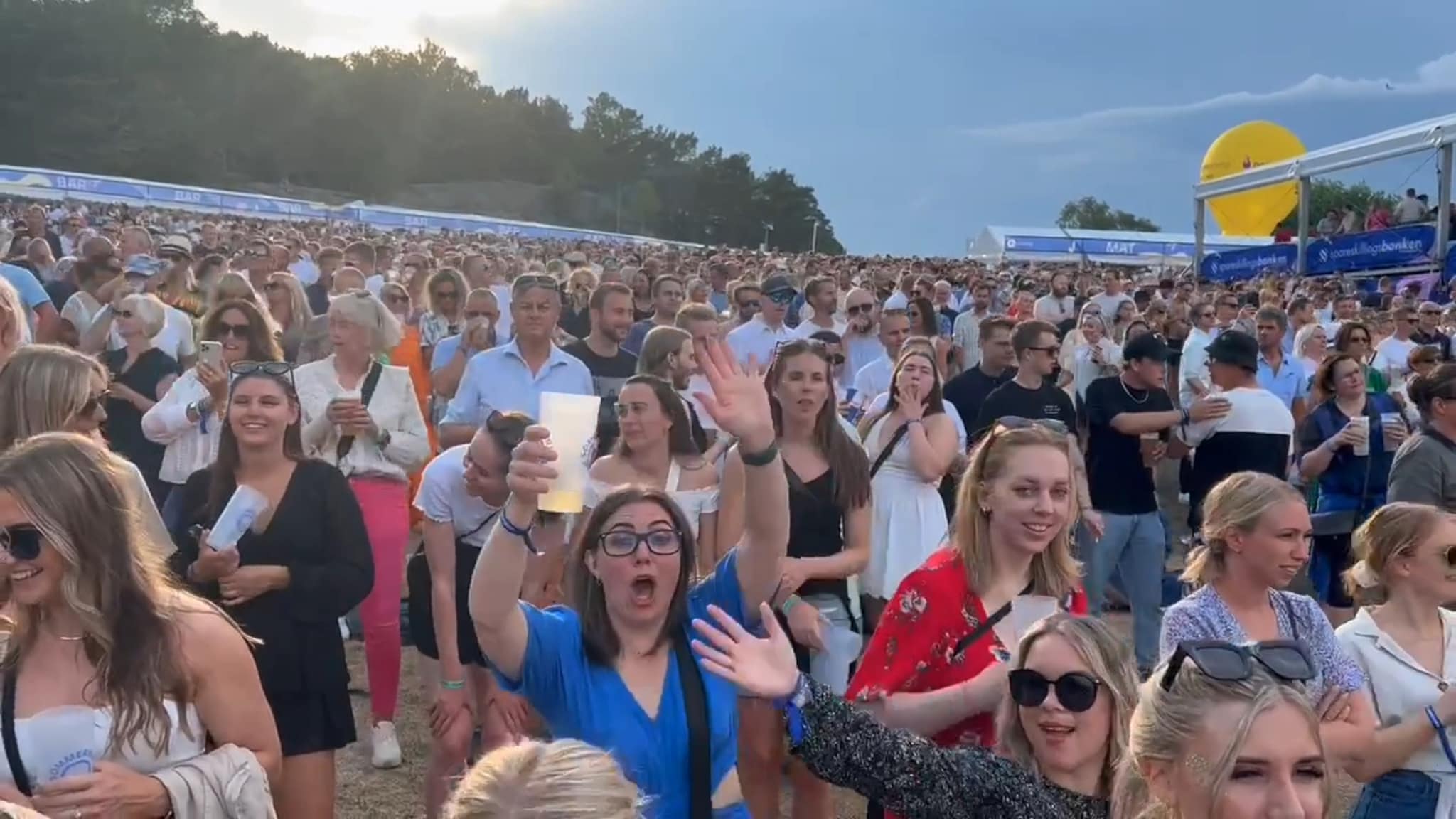 Her synger publikum med til Halva Priset