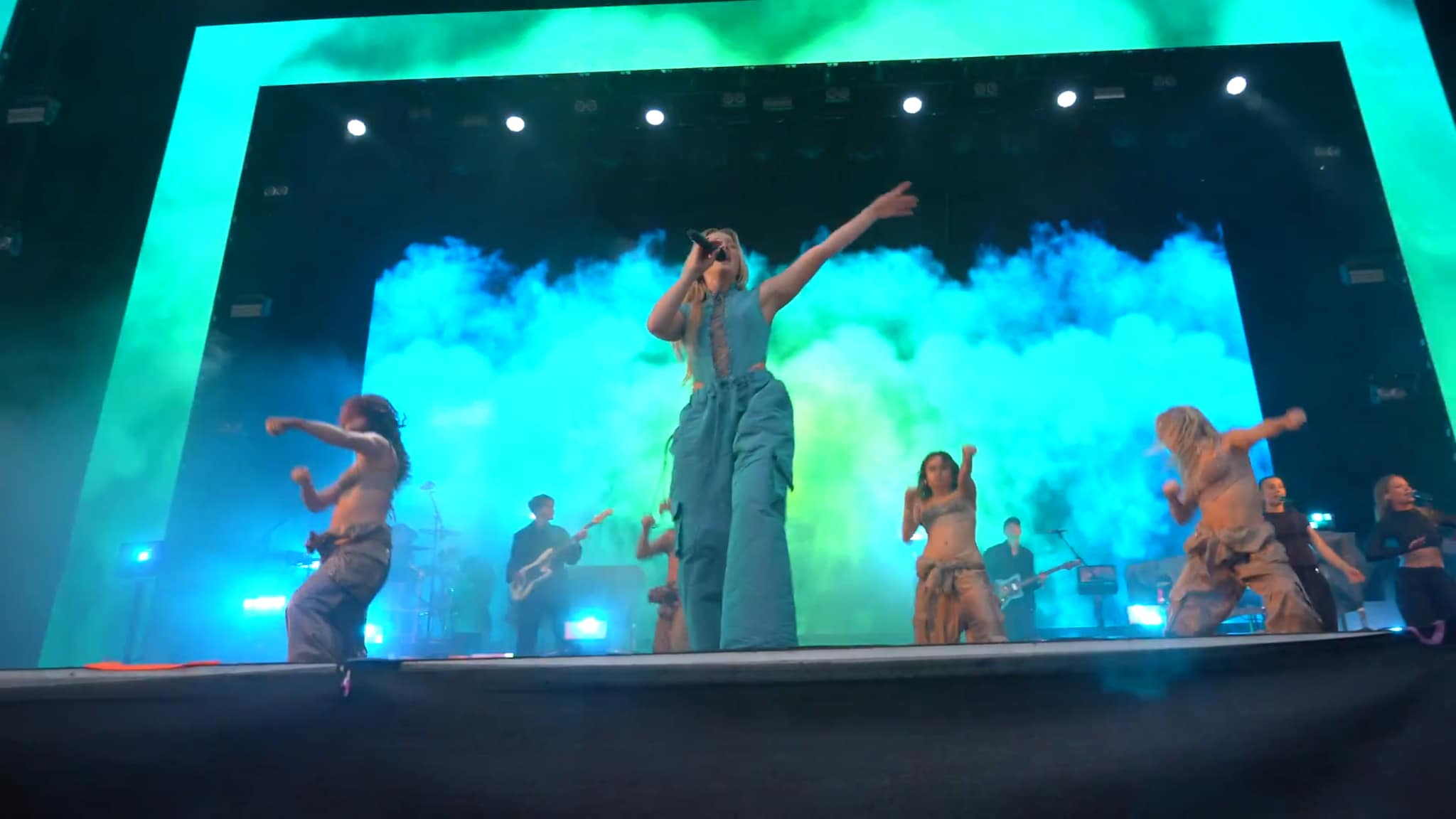 Zara Larsson på Palmesus!