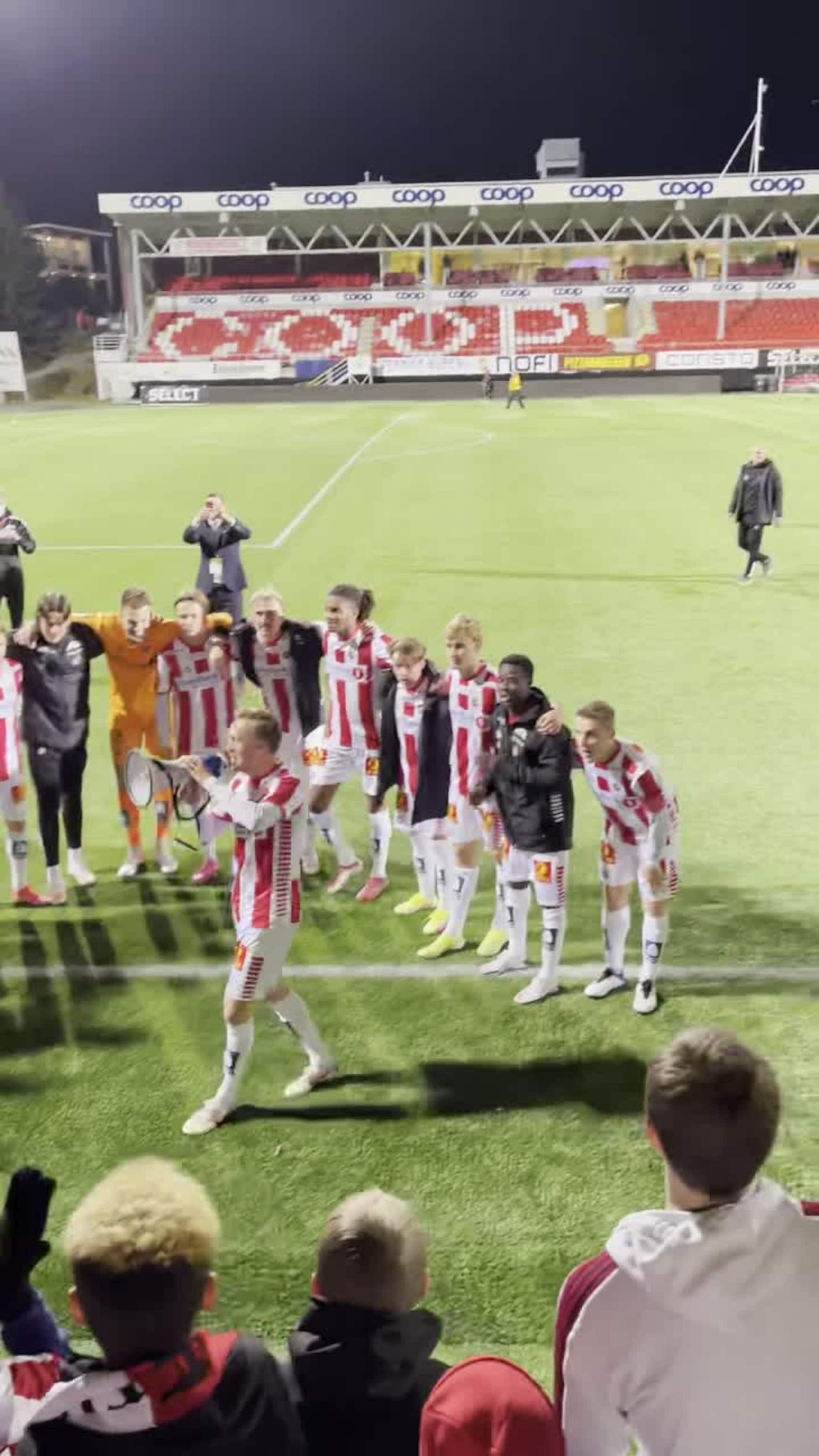 Her feirer TIL-spillerne med Forza Tromsø
