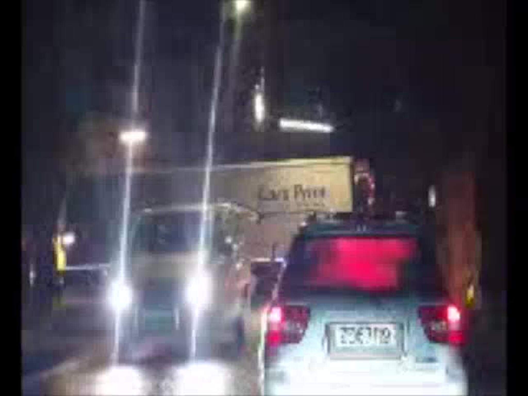 Trailer fast i tunnel