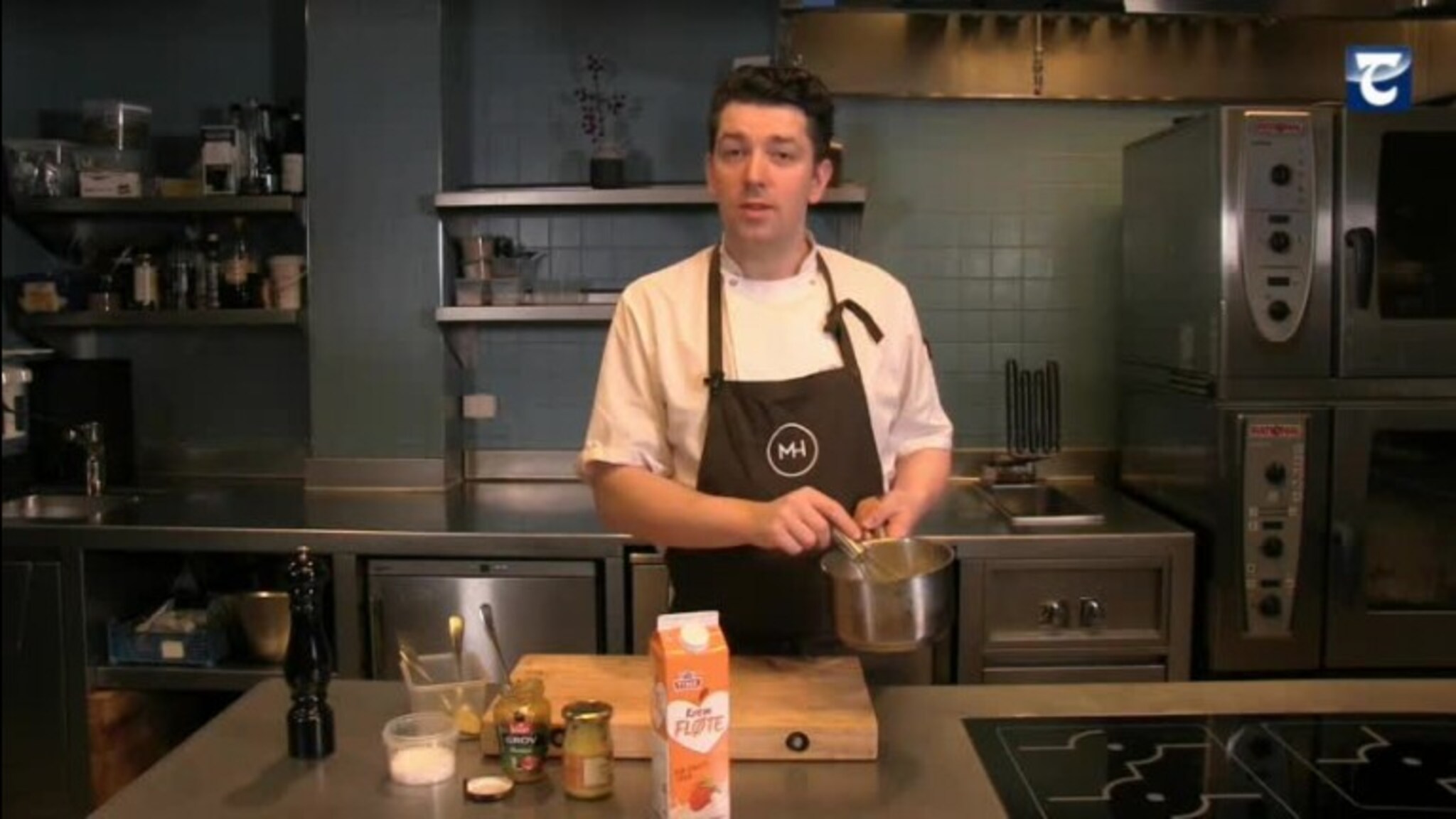 Slik lager du perfekt saus til julemiddagen
