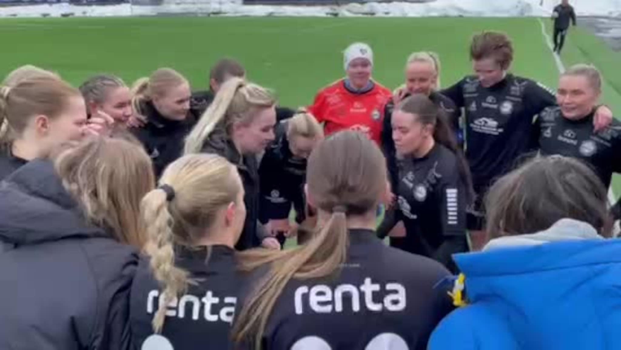Kroken-damene jubler for seier på TUIL Arena