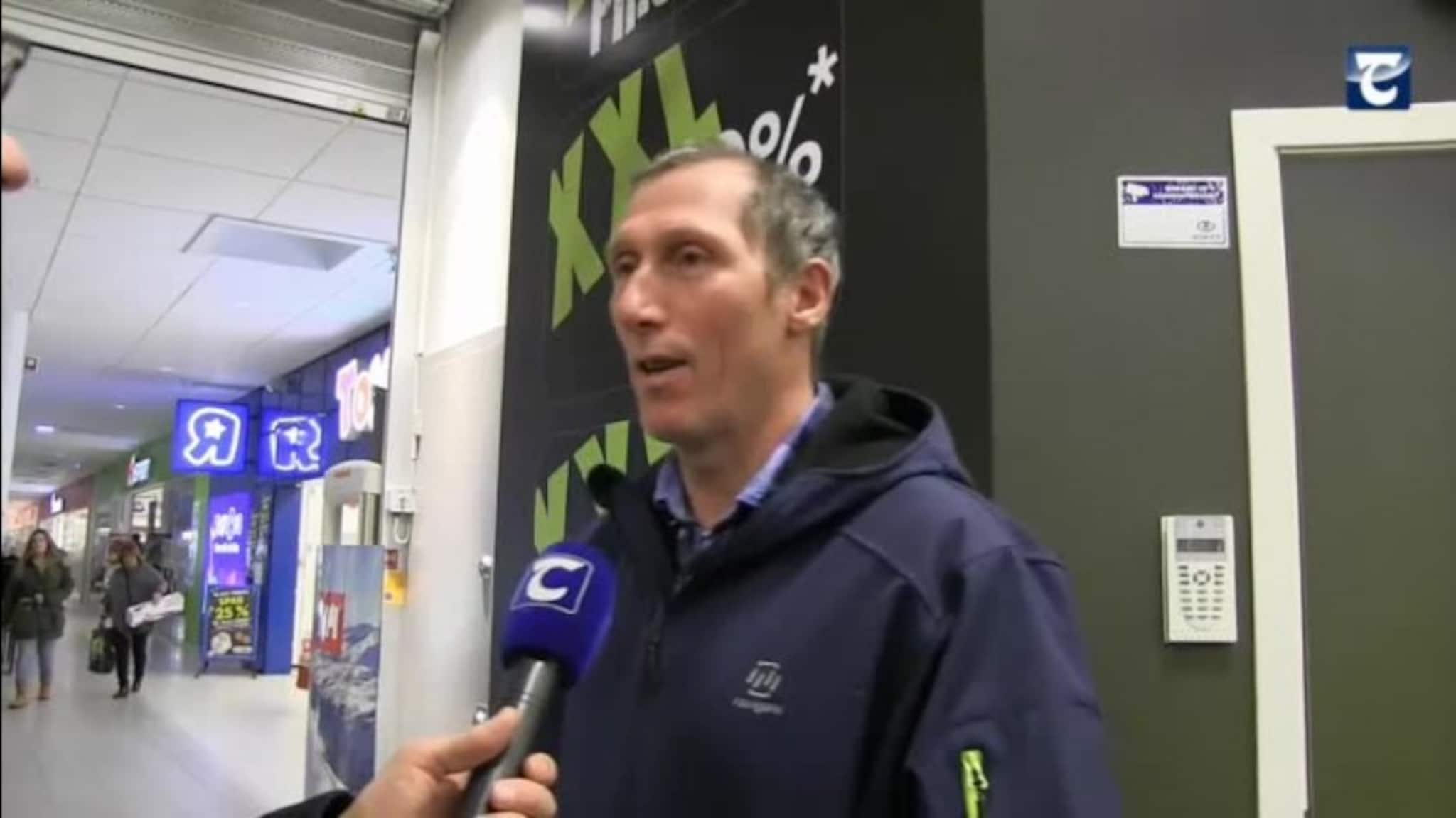 - Kona er med, så da må jeg nok innom alle butikkene