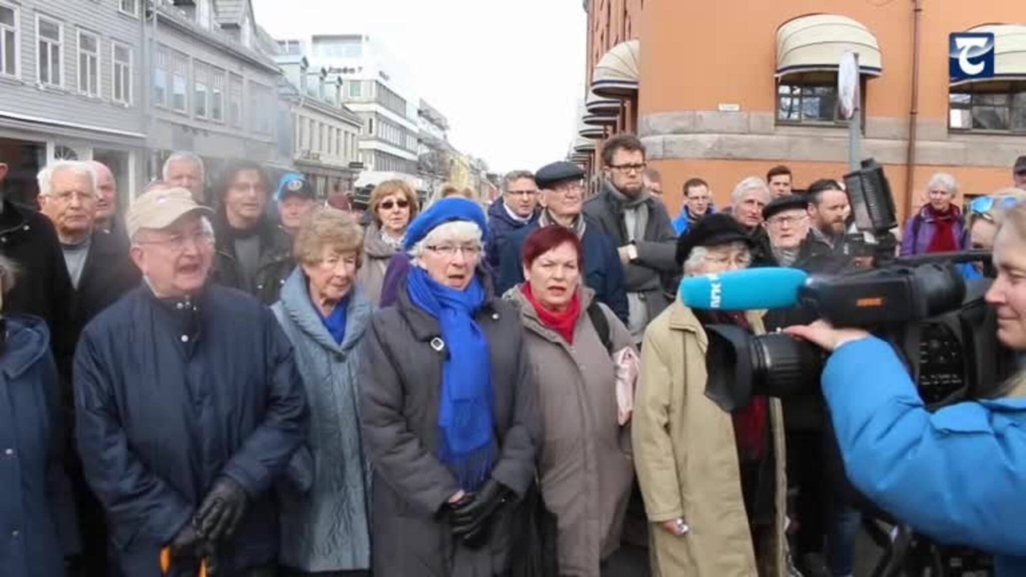 Flere hundre møtte opp til krigsmarkering