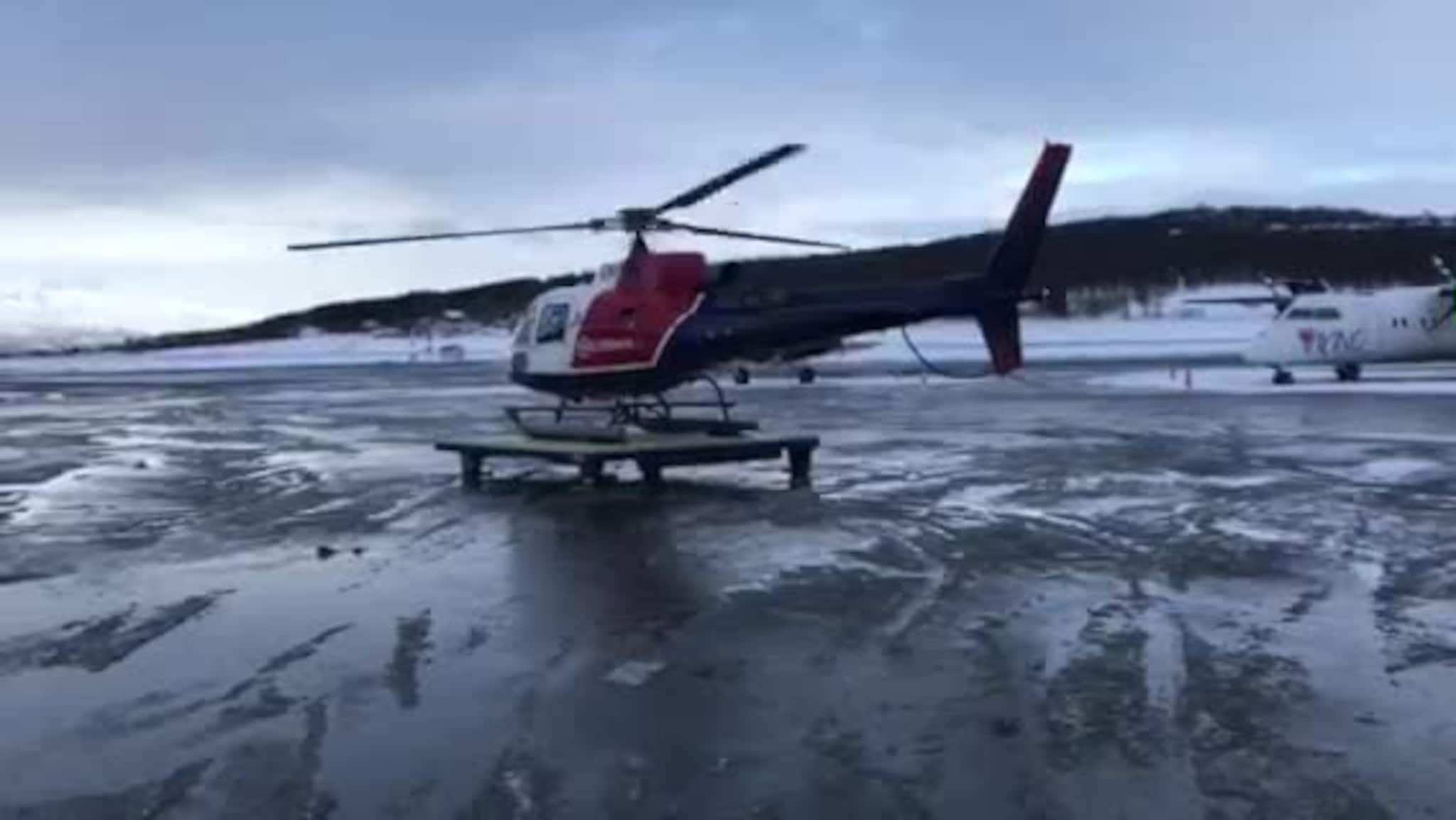 Studenter ble belønnet med helikoptertur etter å ha utført byggeoppdrag for Helitrans