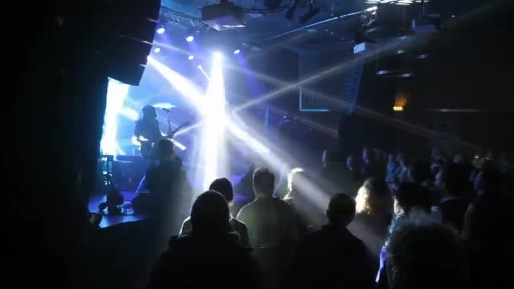 Violet Road strålte på premierefest