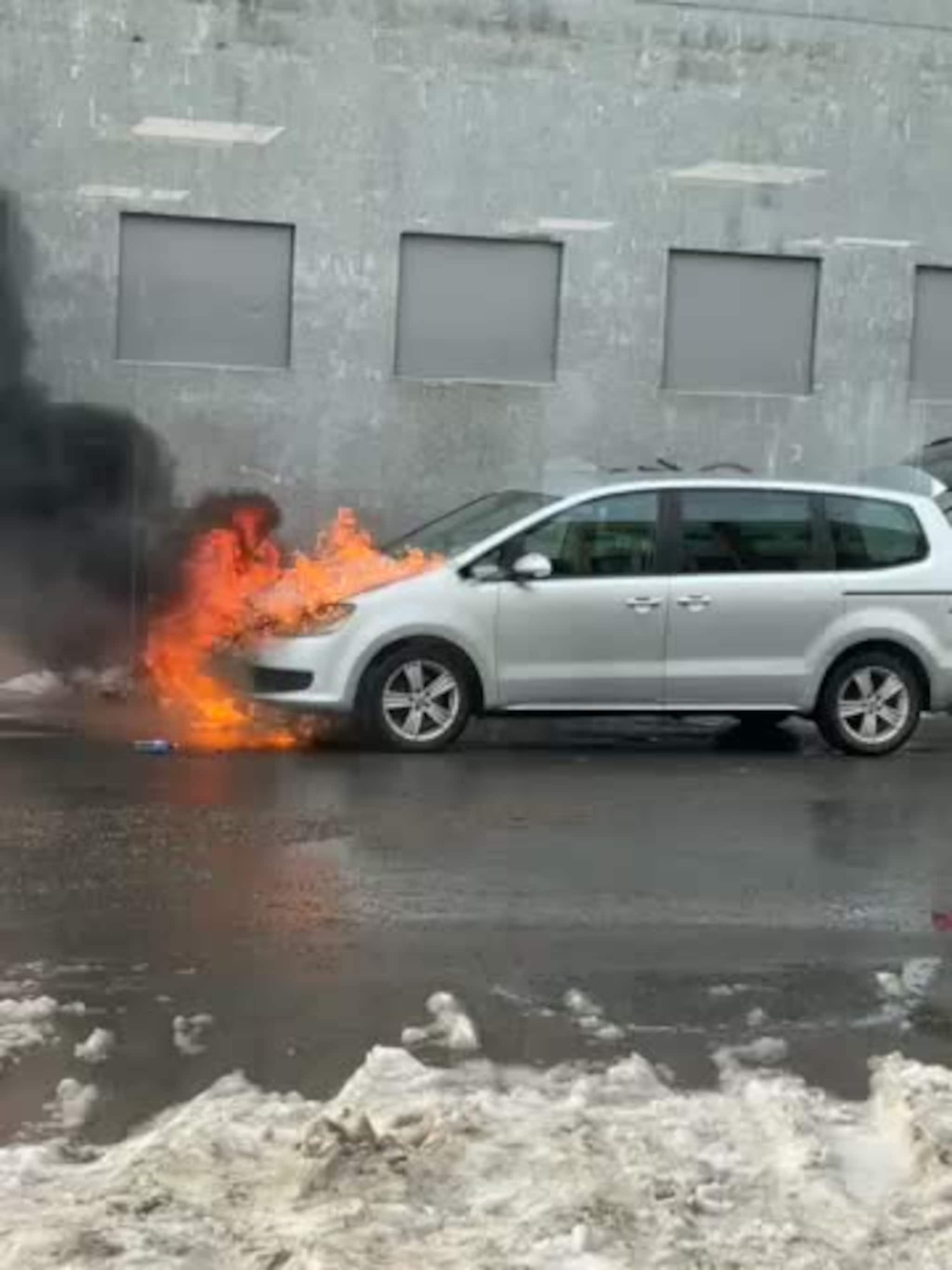 Brann i bil