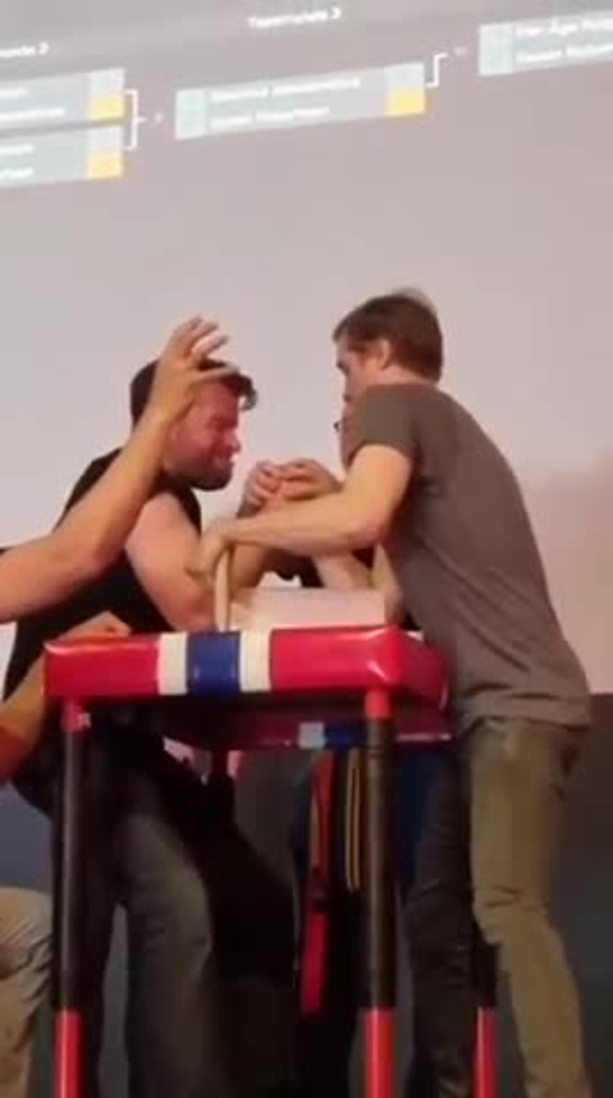 Samuel sin finale i håndbak