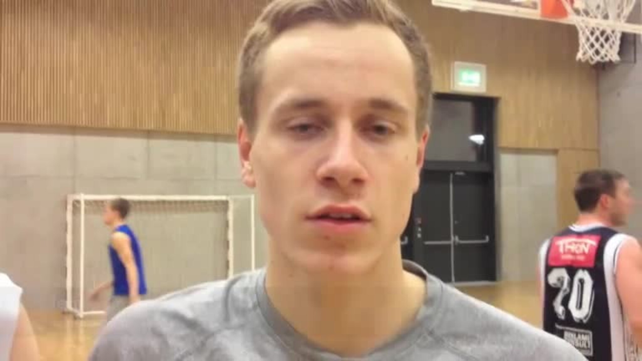 To kamper på fem timer