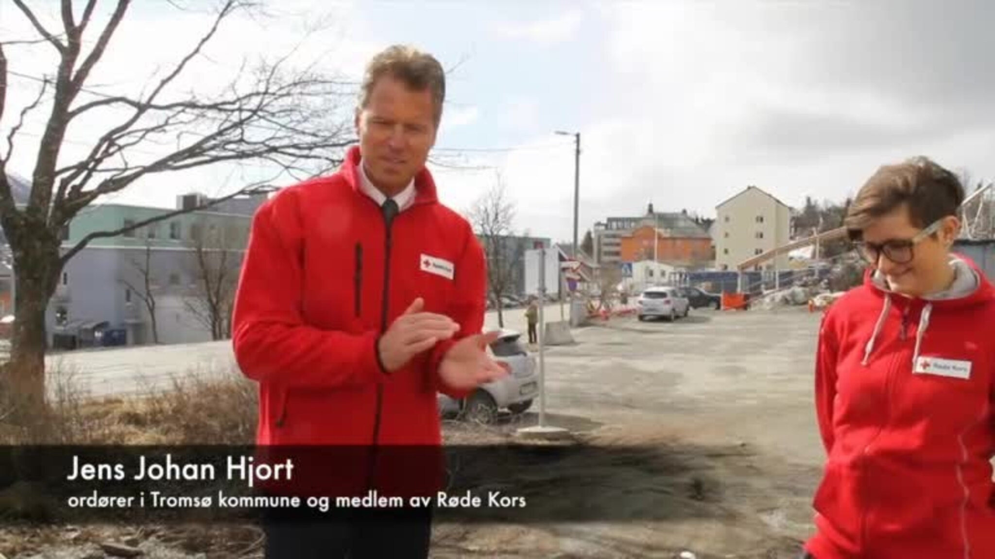 Her tester ordføreren ut byens nye benker