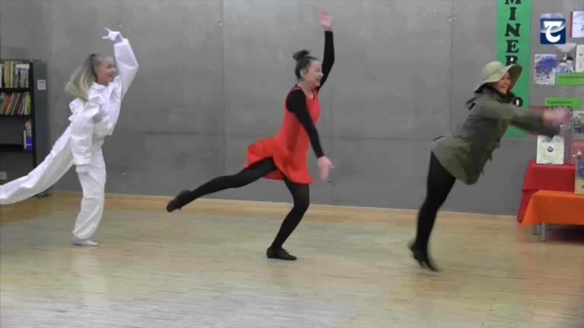 Danseshow på biblioteket