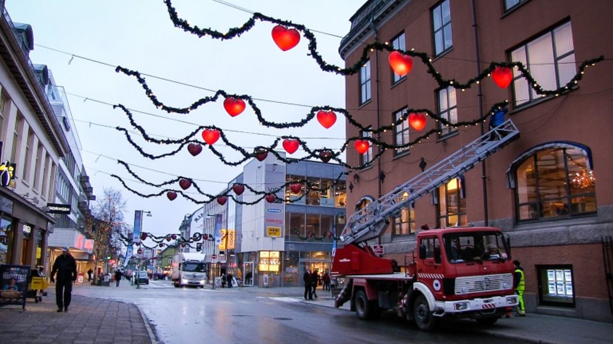 -Over 2000 julelys skal opp