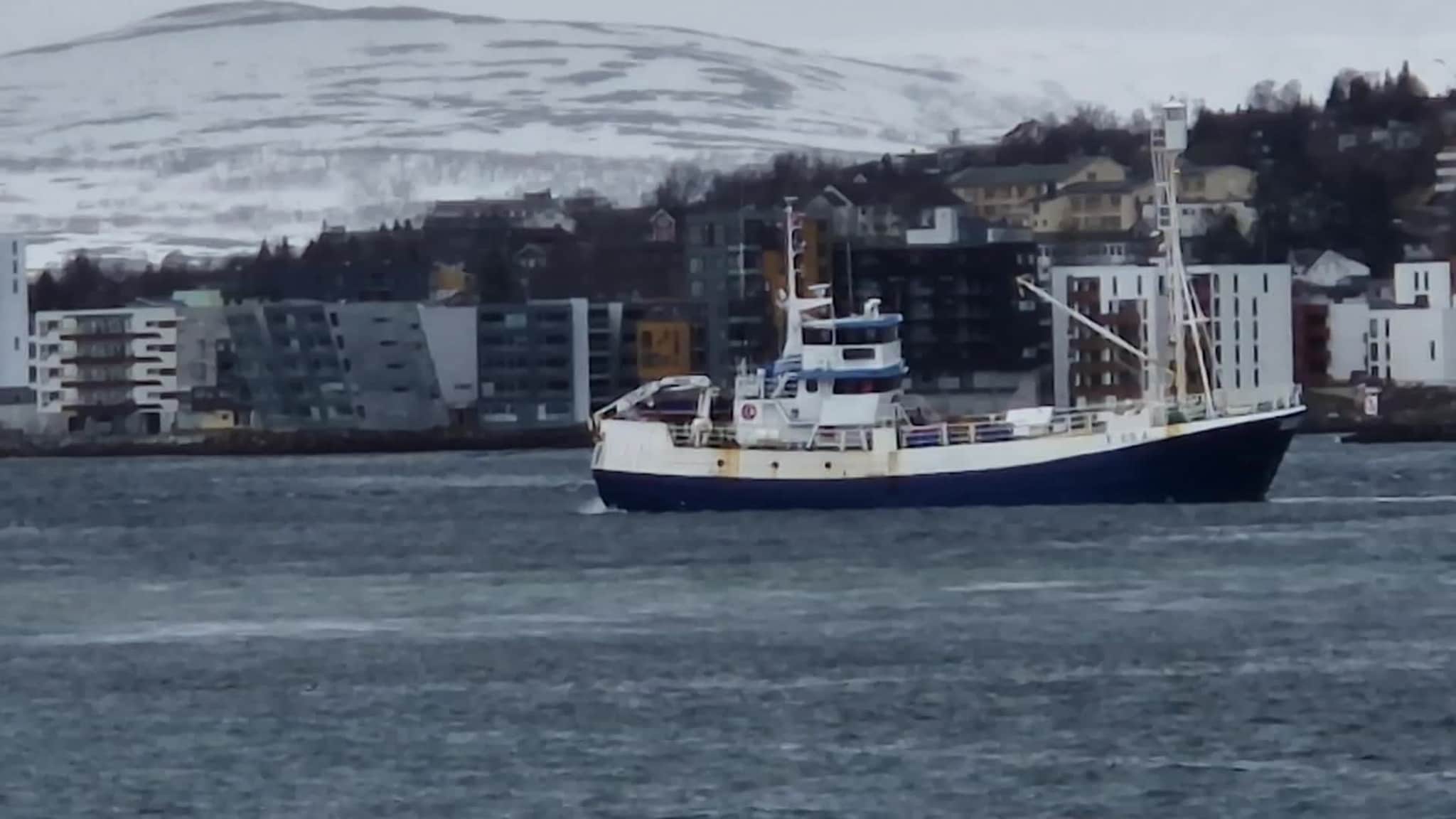 Båt på grunn i Tromsøysundet