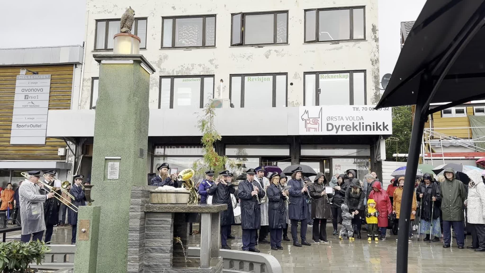 Opning av Fontena og Strandgata
