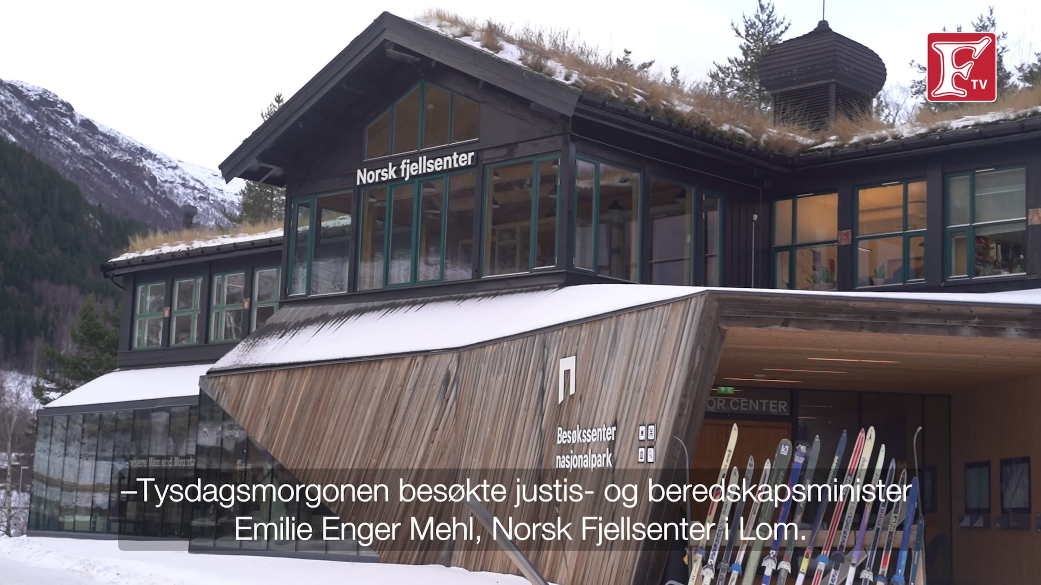 Emilie Enger Mehl på Lomsbesøk