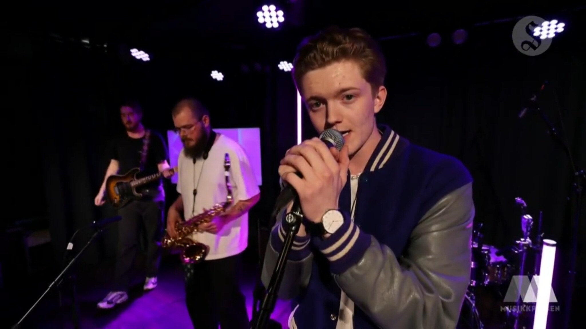 Se Severin fremføre vinnerlåten «Betatt»!