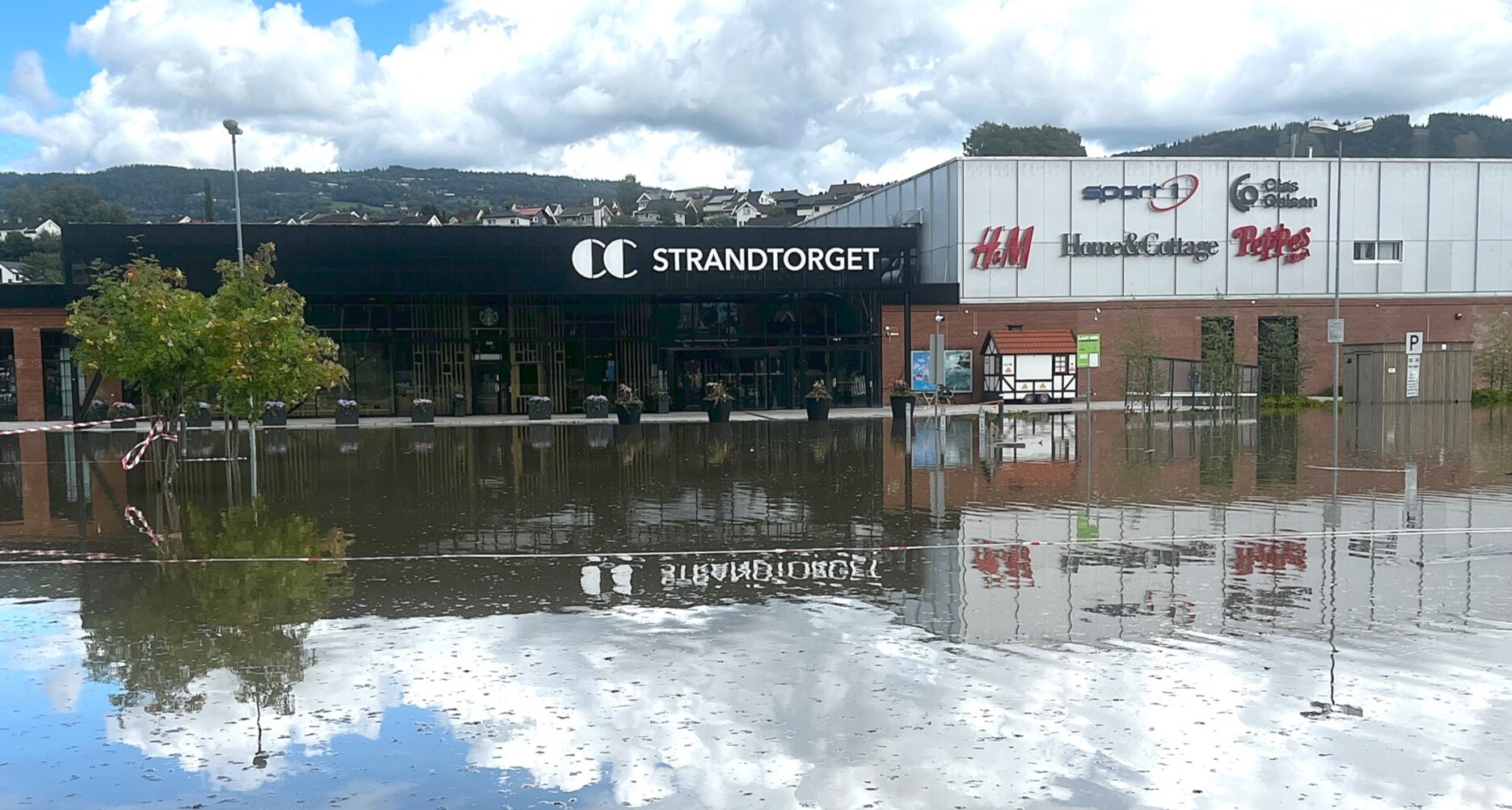 Strandtorget På Lillehammer Evakuert Og Stengt Etter Flommen - VG