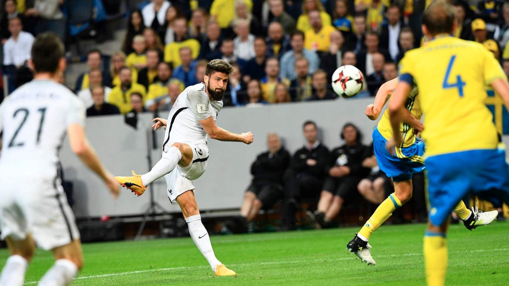 Scoring Fra Egen Banehalvdel Og Giroud perle Da Sverige Slo Frankrike 