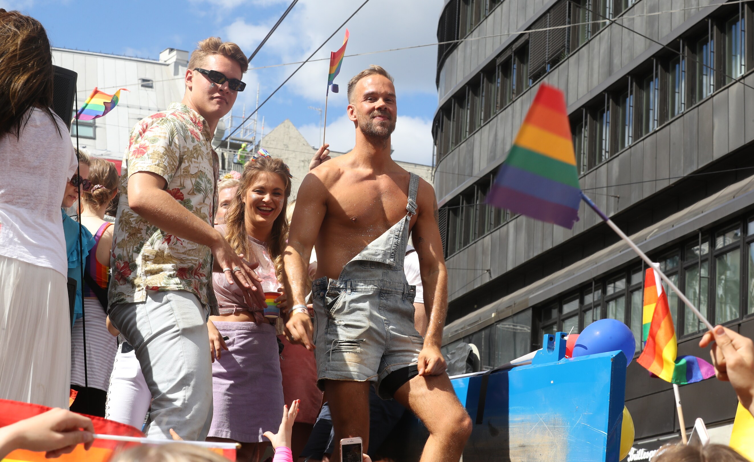 Her er kjendisenes Pride bilder – VG Lilla Oslo Pride T skjorte – Oslo Pride Butikk