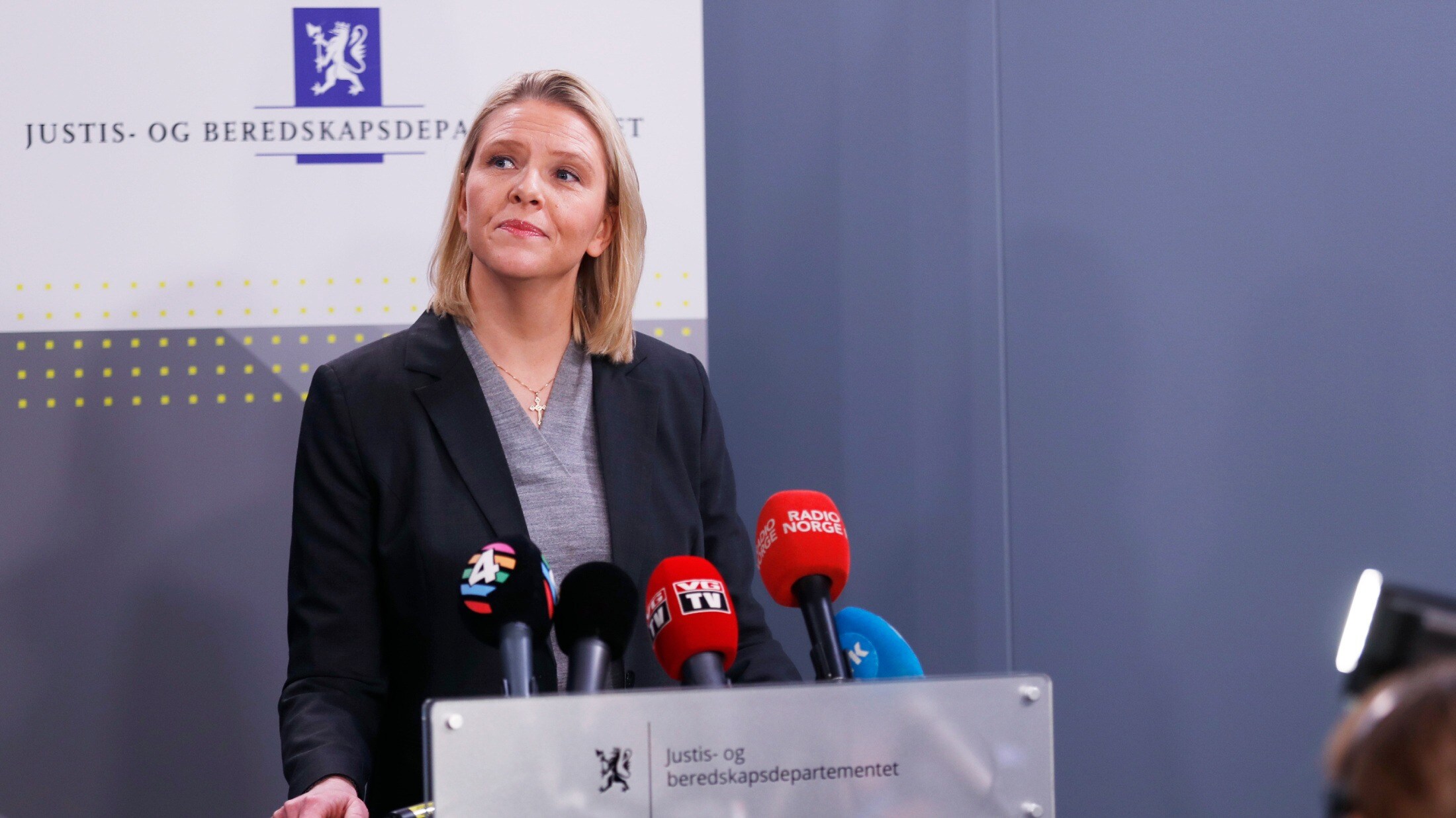 Se Hele Pressekonferansen Med Sylvi Listhaug - VGTV