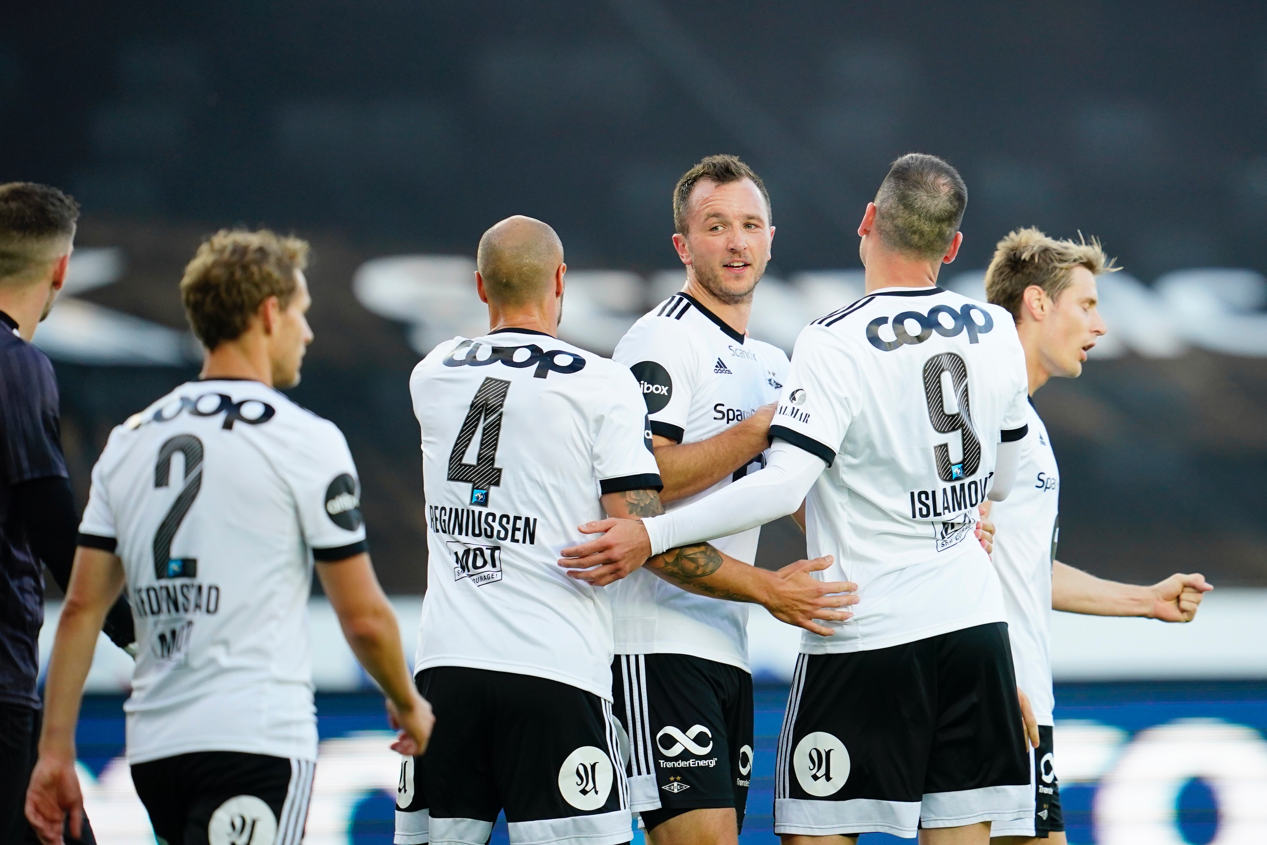 Русенборг тронхейм. Фк русенборг логотип. Фк русенборг. Русенборг фк стадион. Русенборг тронхейм.