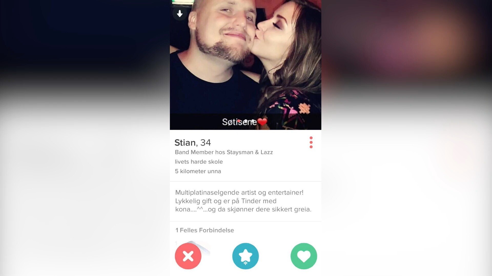 Staysman og kona har felles Tinder-profil bilde