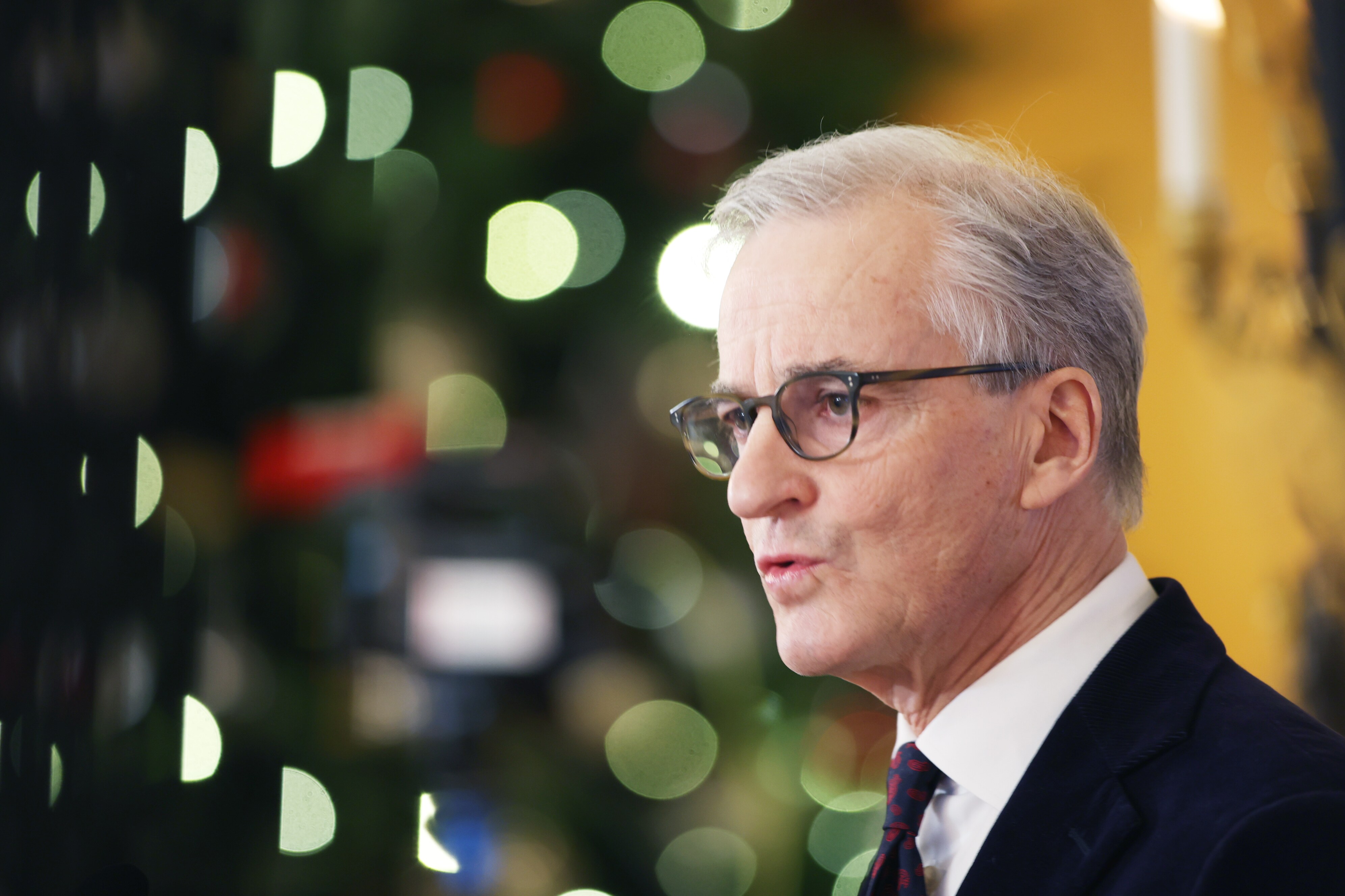 Statsminister Jonas Gahr Støre holder pressekonferanse for å ...