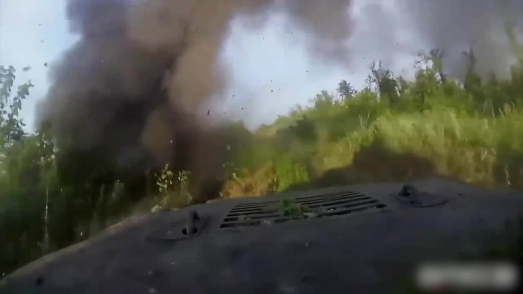 Counterattack: Ukrainian forces advance.  Then it explodes