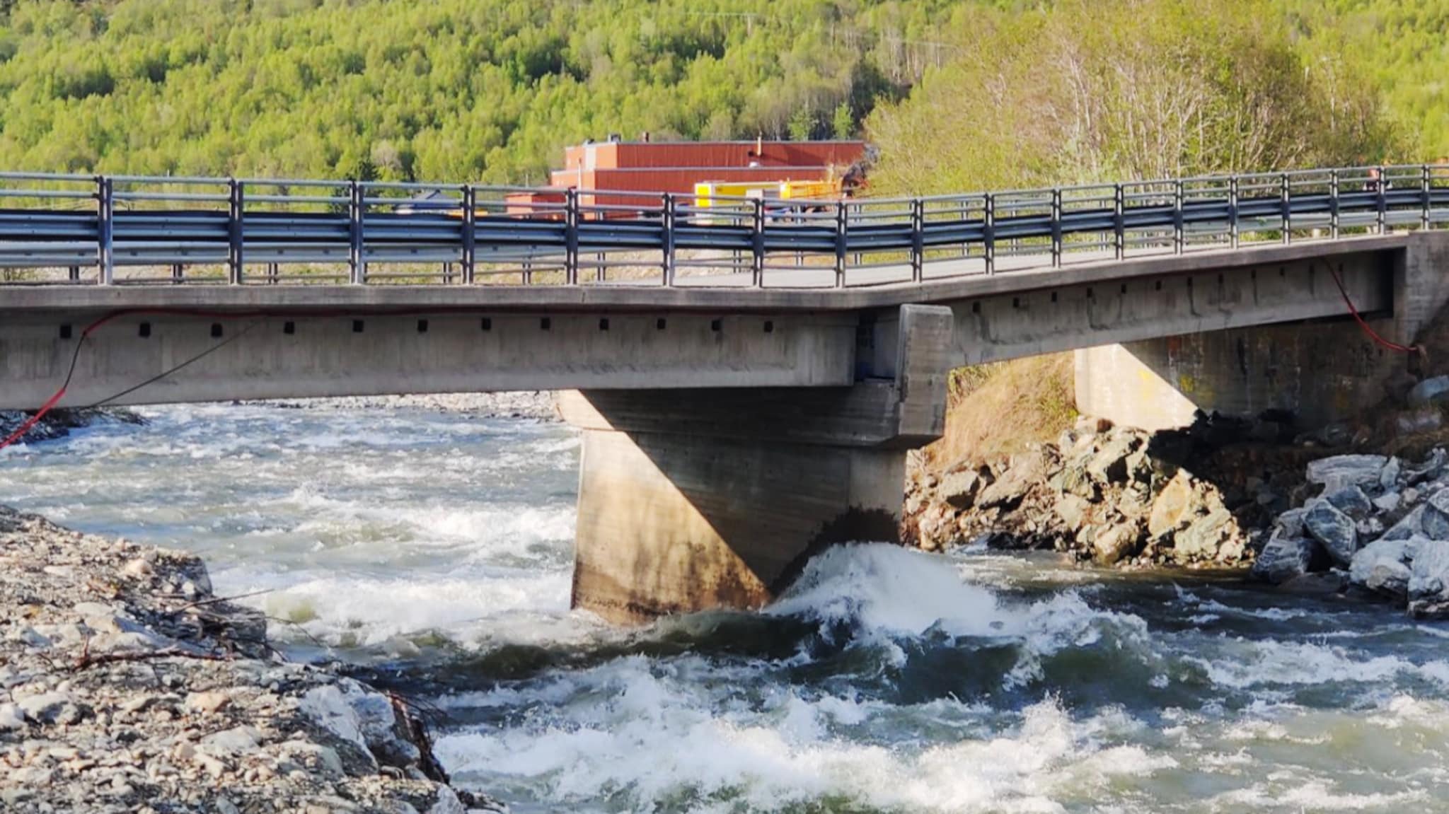 Hope to set up a temporary bridge after bridge failure on E6 in Troms – VG