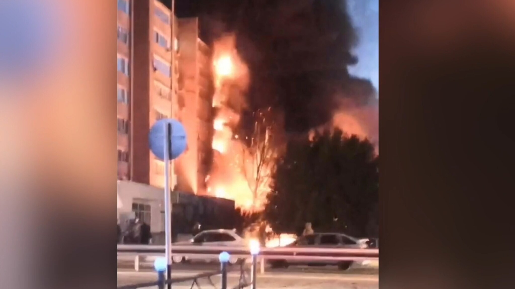 L’aereo è volato nella città costiera russa – un condominio ha preso fuoco – VG