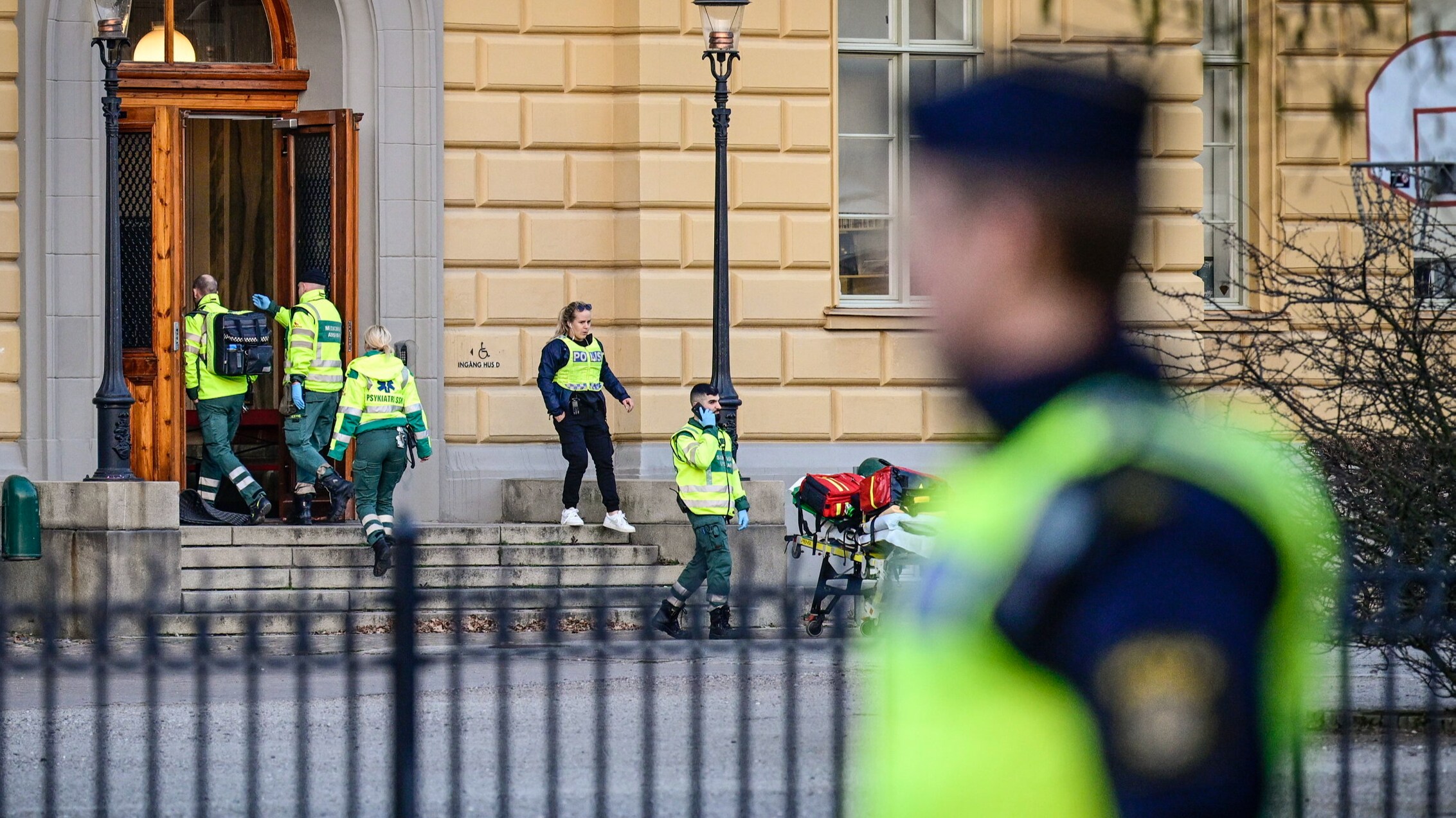 VG Nyheter: To ansatte døde etter å ha blitt utsatt for vold - VGTV