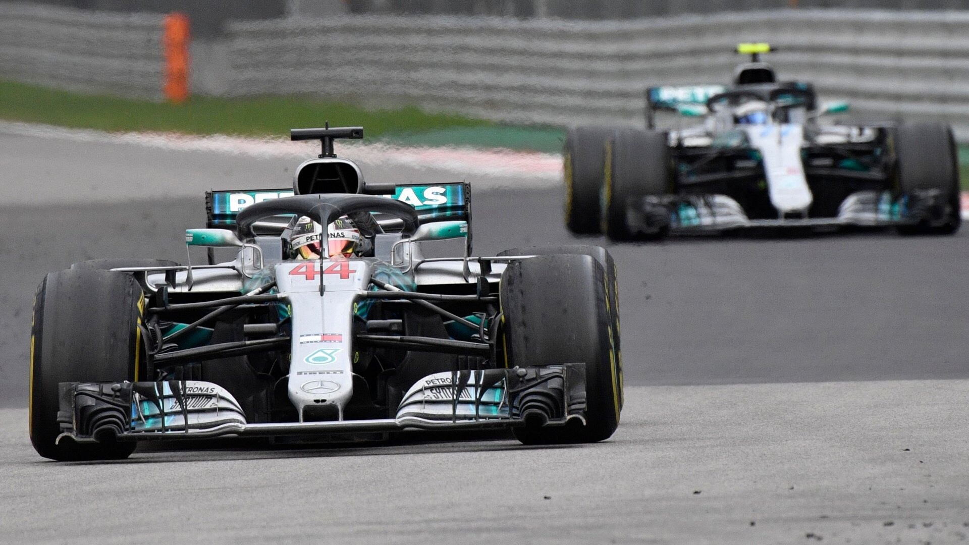 Formel 1 sjef svarer på kritikken: – Vil heller være ond enn Seier til Bottas og straff til Hamilton FORMEL 1.NO