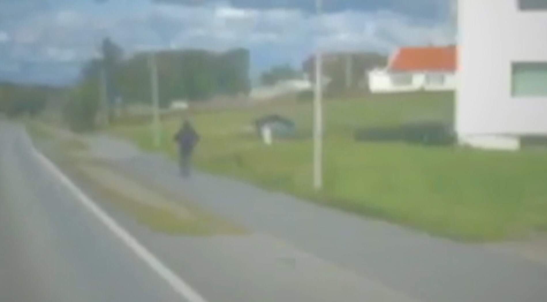 Politiet frykter liv kan gå tapt: Elsparkesyklist kjørte i 80 km/t uten  hjelm