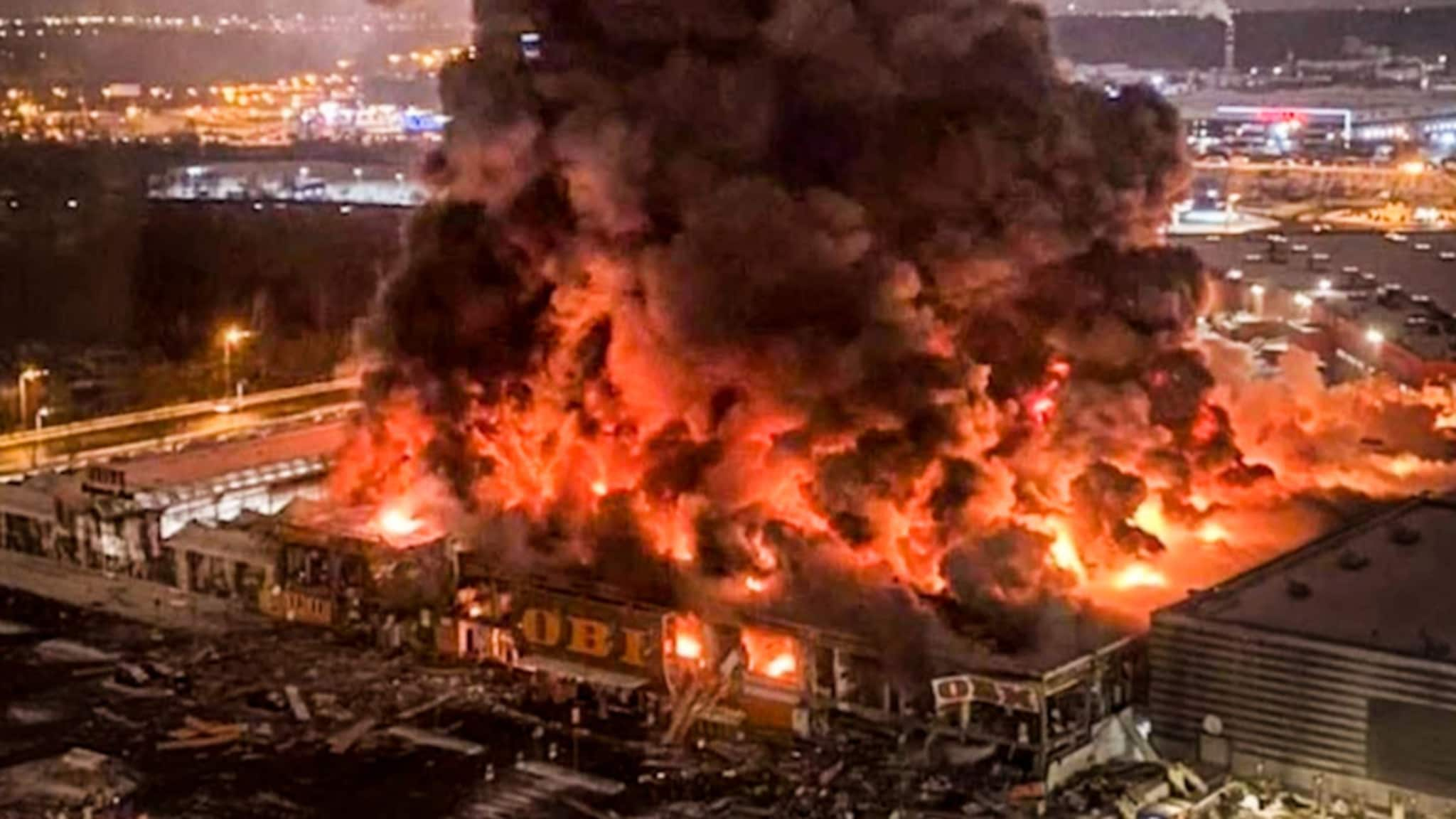 One dead after the big fire in the Russian shopping center