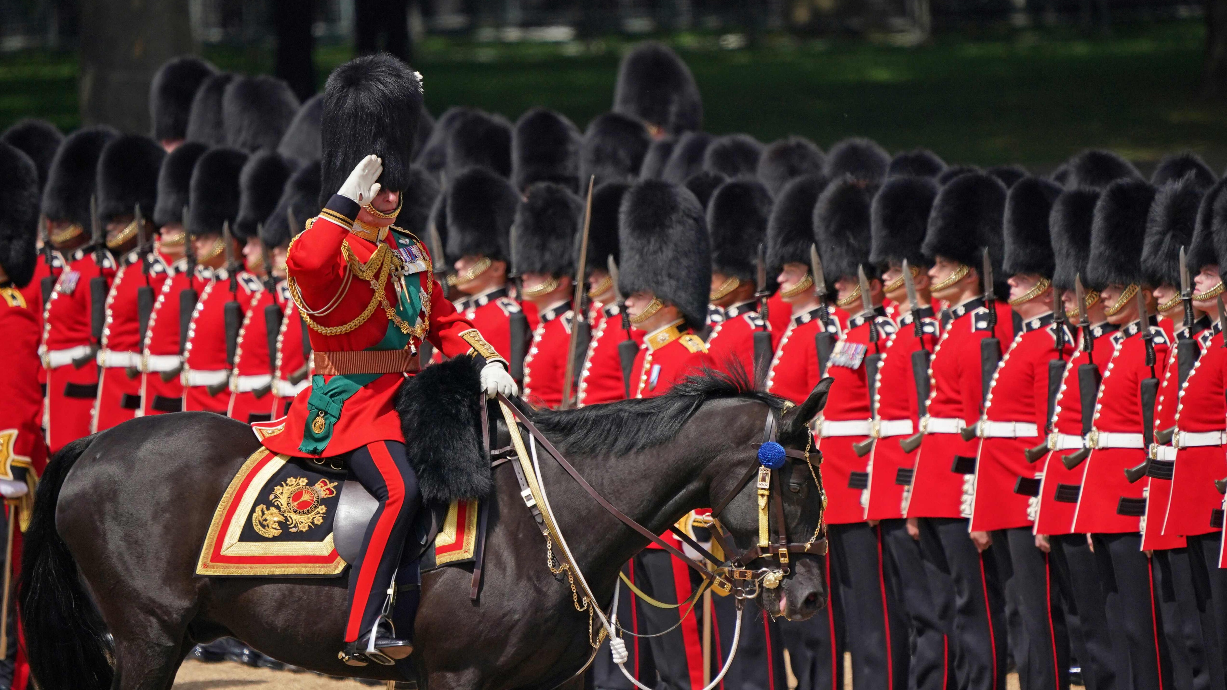 Kong Charles Feirer Bursdag Under Den rlige Trooping The Colour kong-charles-feirer-bursdag-under-den-rlige-trooping-the-colour